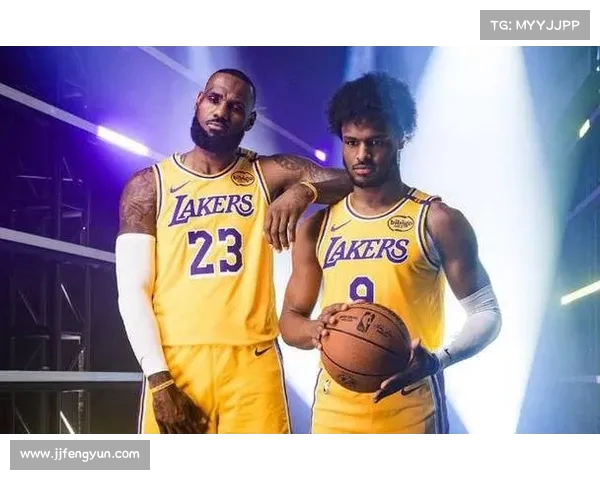 本怀特与哲凯赖什曾携手并肩作战的篮球传奇时刻