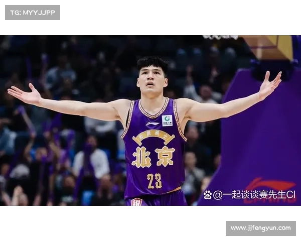 上海男篮完成新赛季国内球员注册 平均年龄仅22.6岁展现青春风采 上海男篮完成新赛季国内球员注册 平均年龄仅22.6岁展现青春风采